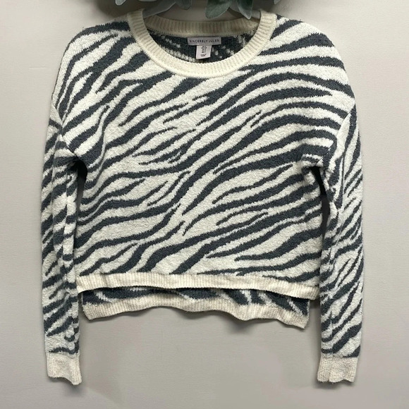 Sincerely Jules Cream Gray Zebra Print High Low Crewneck Sweater S - Picture 1 of 14